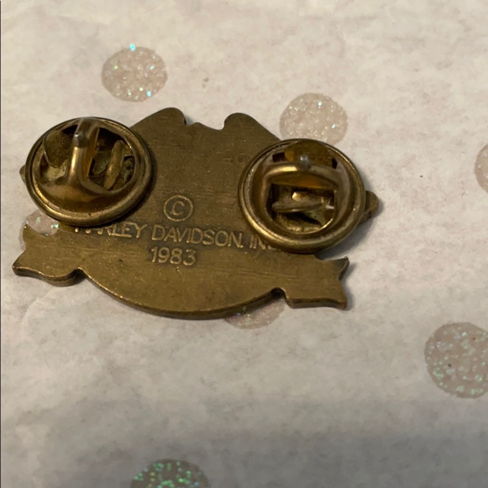 Vintage Harley Davidson Pin 1983 - Picture 2 of 2